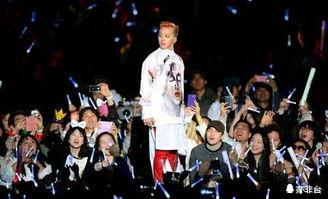 明星套近乎唱歌,歌声传情暖人心